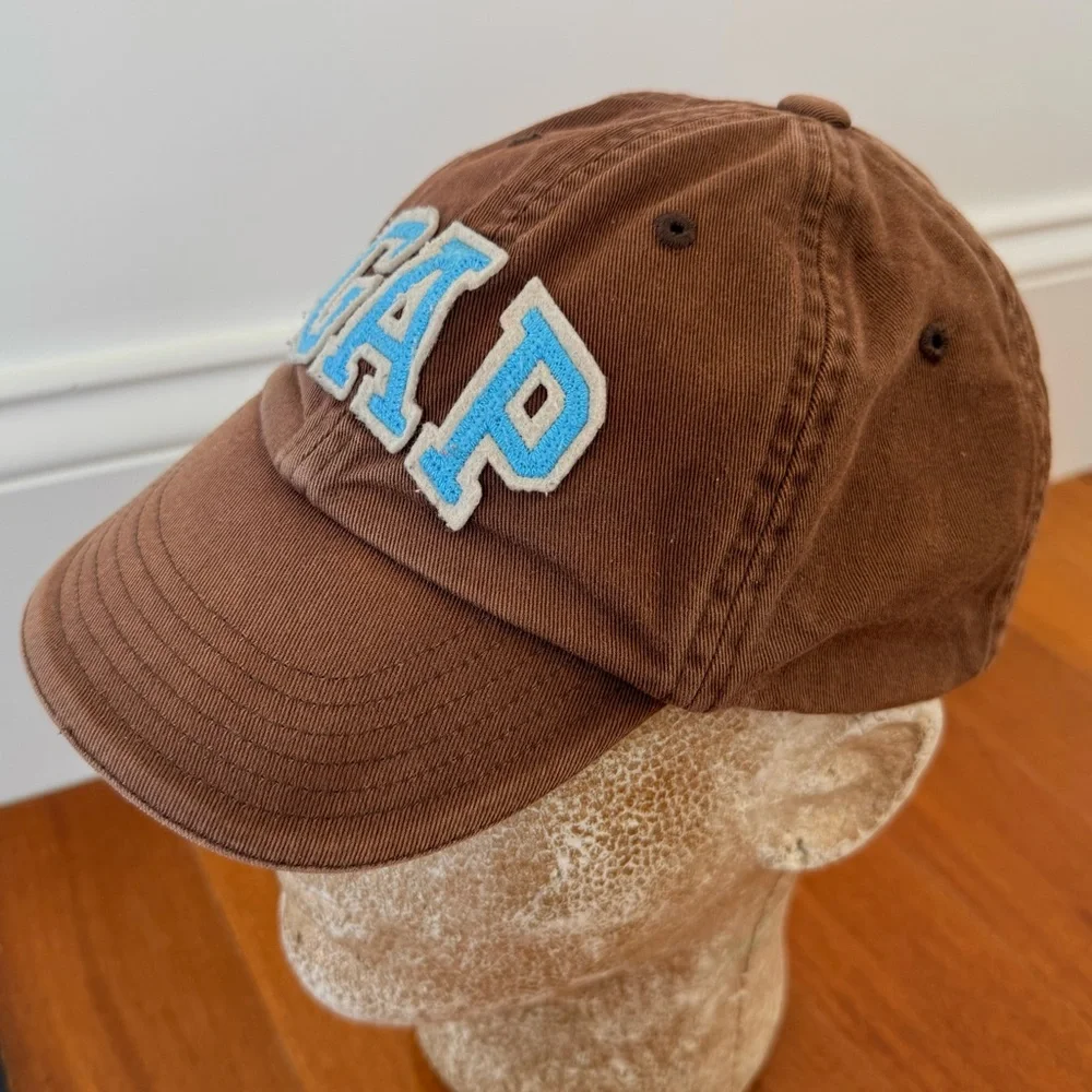 GAP Kids Boys Baseball Cap GAP Logo Appliqué Hat Brown Blue Cream Patch Size S/M